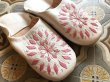 画像2: モロッコ バブーシュ ホワイト×ピンク刺繍 (2)