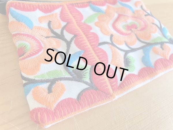 画像3: タイ モン族 刺繍 ポーチ S ホワイト×オレンジ (3)