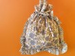 画像1: インド ブロックプリント フリル巾着トートバッグ フラワー グレー (1)