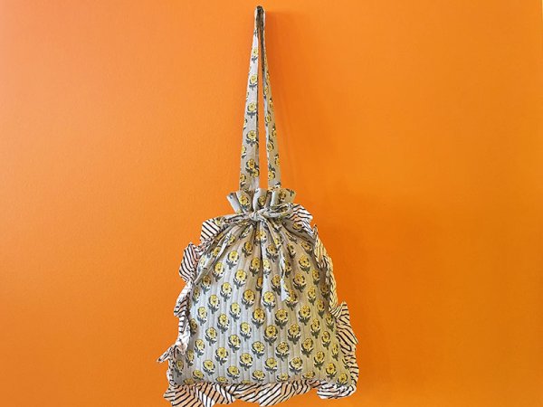 画像2: インド ブロックプリント フリル巾着トートバッグ フラワー グリーン (2)